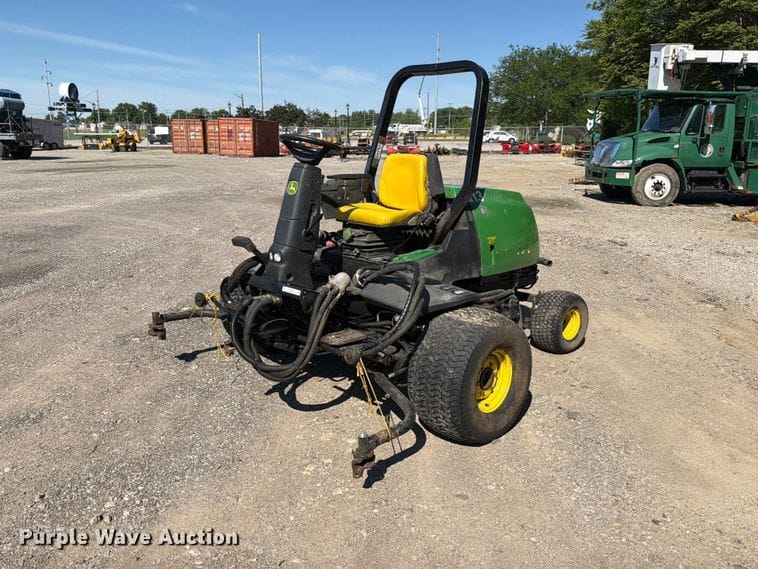John Deere 3225C Equipment Image0