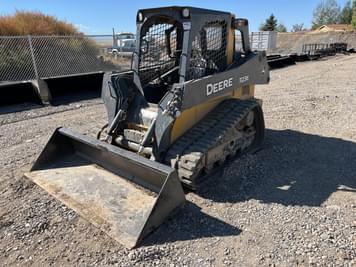 Main image John Deere 323E