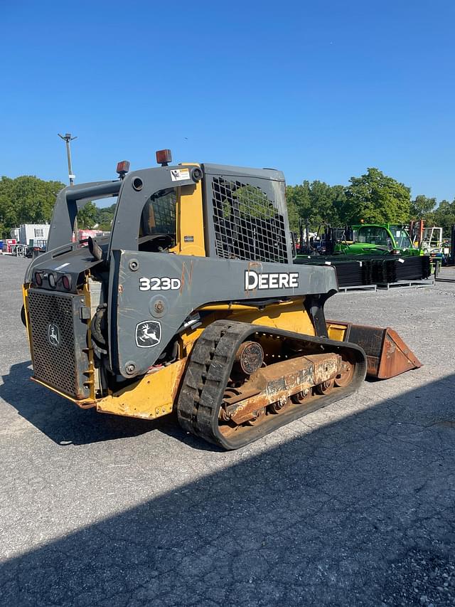 Image of John Deere 323D equipment image 2