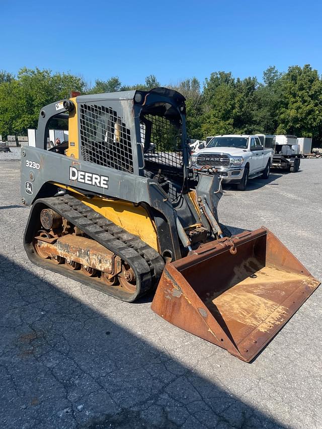 Image of John Deere 323D equipment image 1