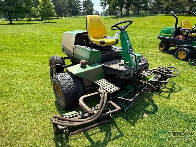 Image of John Deere 3235 equipment image 1