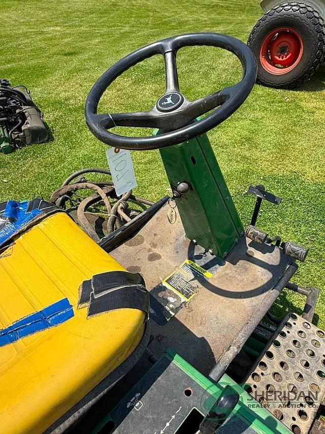 Image of John Deere 3235 equipment image 4