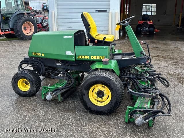 Image of John Deere 3235 equipment image 3