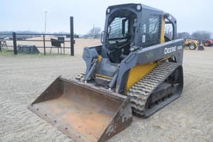 John Deere 323D Image