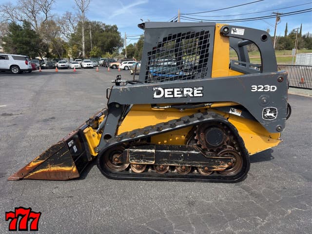 Image of John Deere 323D equipment image 2