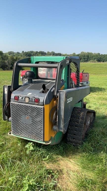 Image of John Deere 323D equipment image 2