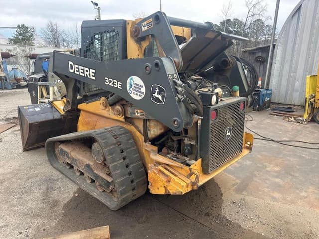 Image of John Deere 323E equipment image 4