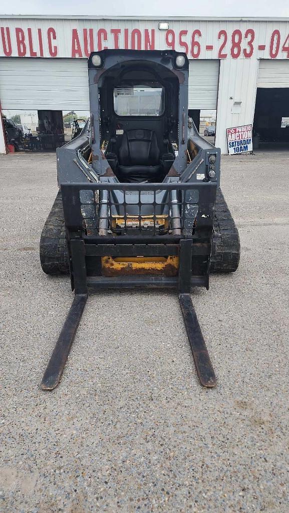Image of John Deere 323E equipment image 2