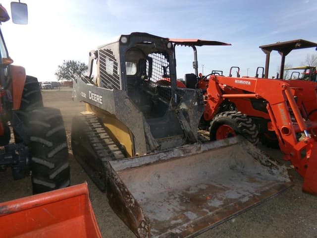 Image of John Deere 323E equipment image 1