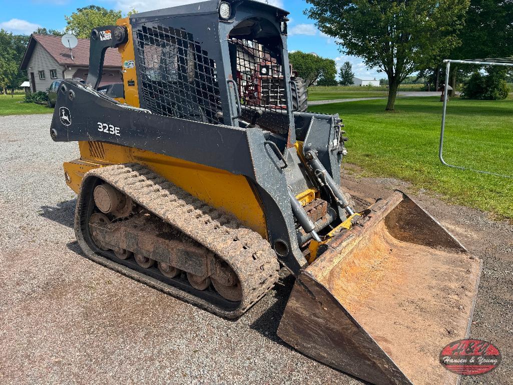 Image of John Deere 323E Primary image