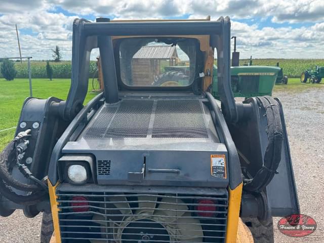 Image of John Deere 323E equipment image 3
