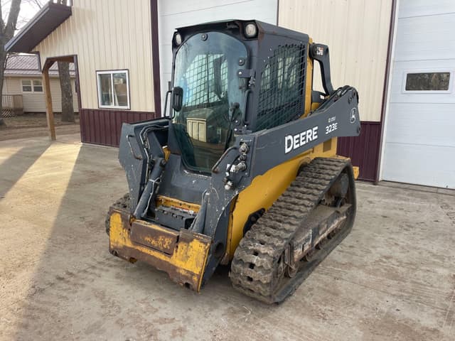 Image of John Deere 323E equipment image 4
