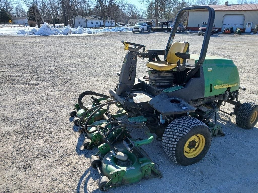John Deere 3245C Equipment Image0