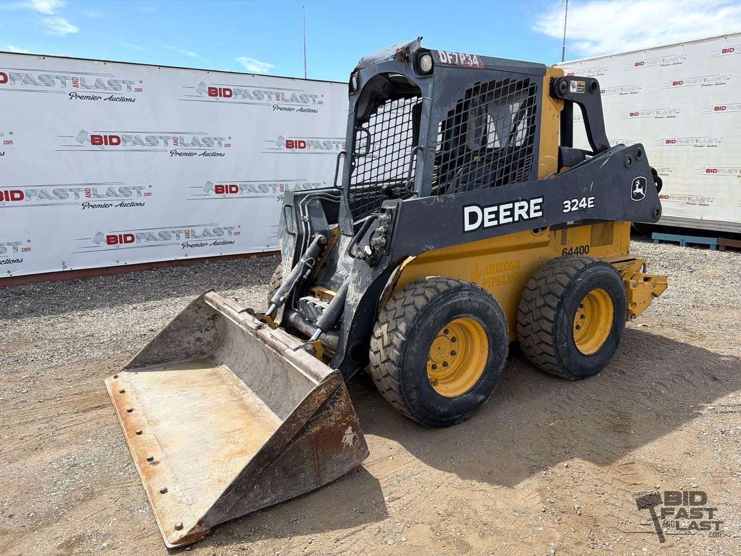 John Deere 324E Equipment Image0