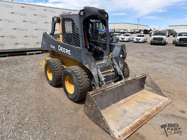 Image of John Deere 324E equipment image 2