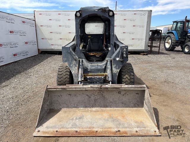 Image of John Deere 324E equipment image 1