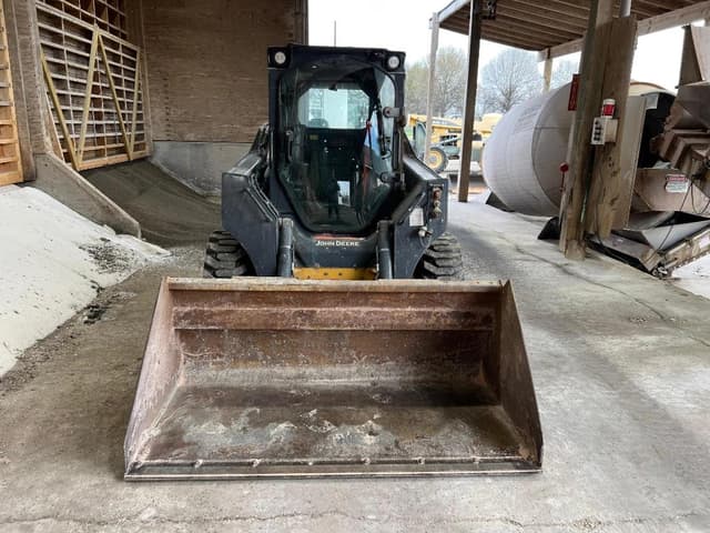 Image of John Deere 324G equipment image 1