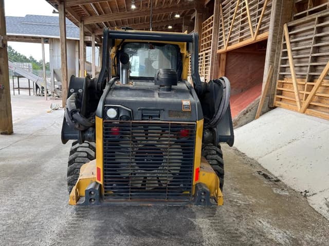 Image of John Deere 324G equipment image 4