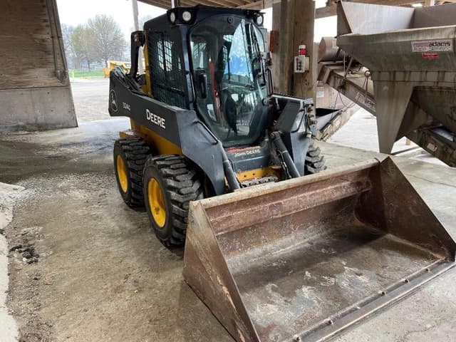Image of John Deere 324G equipment image 2