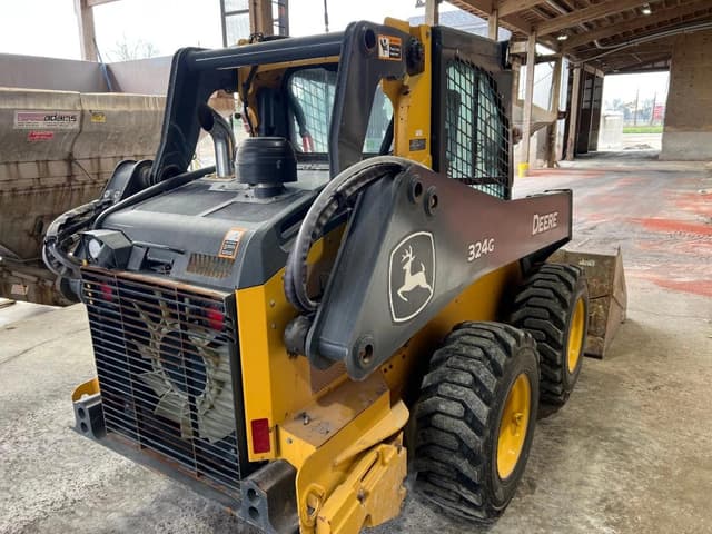 Image of John Deere 324G equipment image 3