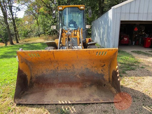 Image of John Deere 324J equipment image 2