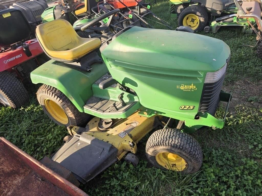 John Deere 325 Equipment Image0