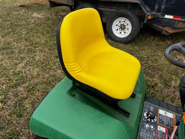 Image of John Deere 325 equipment image 4