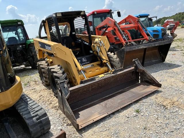 Image of John Deere 325 equipment image 1