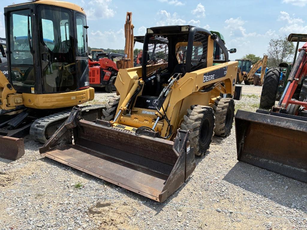 Image of John Deere 325 Primary image