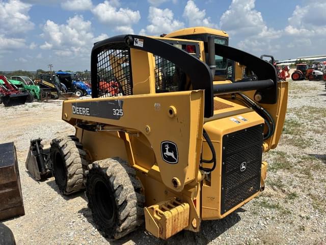 Image of John Deere 325 equipment image 3