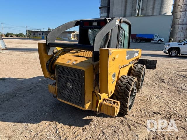 Image of John Deere 325 equipment image 4