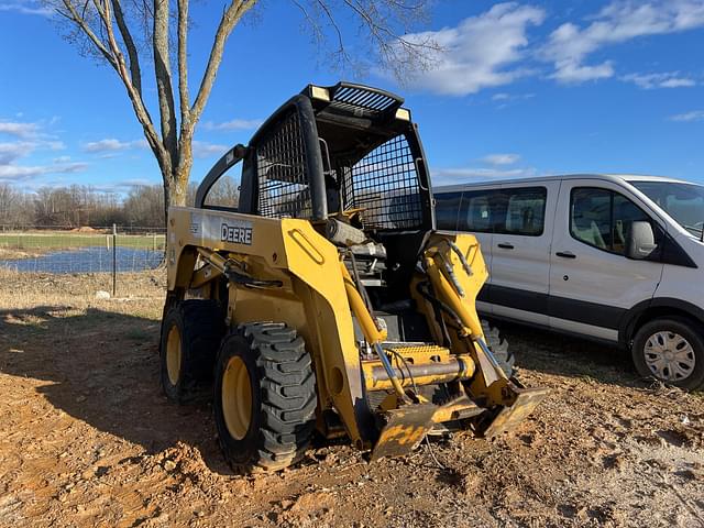 Image of John Deere 325 equipment image 4