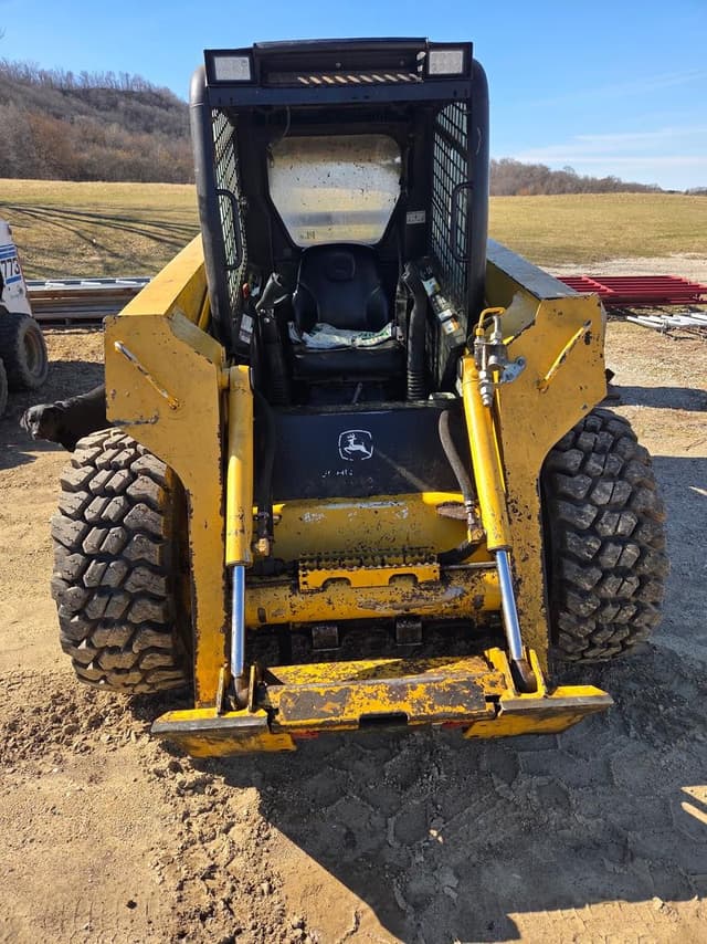 Image of John Deere 325 equipment image 1