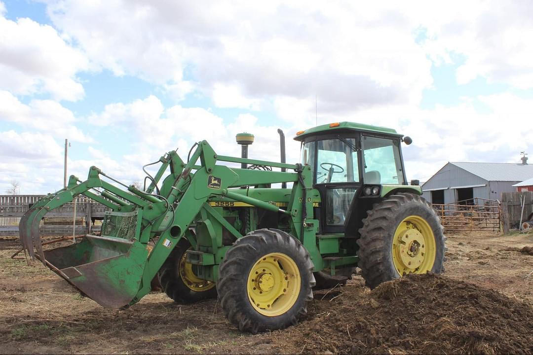 Image of John Deere 3255 Primary image
