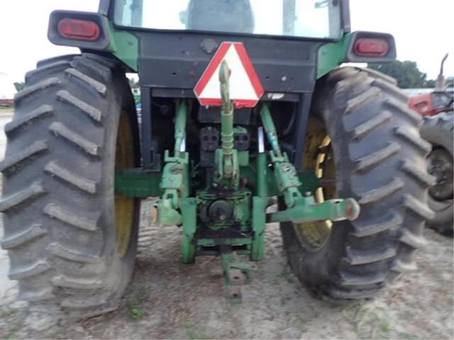 Image of John Deere 3255 equipment image 4