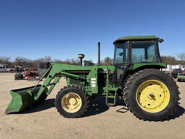 Image of John Deere 3255 equipment image 1