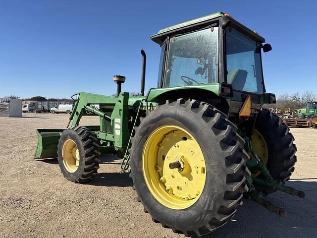 Image of John Deere 3255 equipment image 2