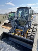 John Deere 325G Image