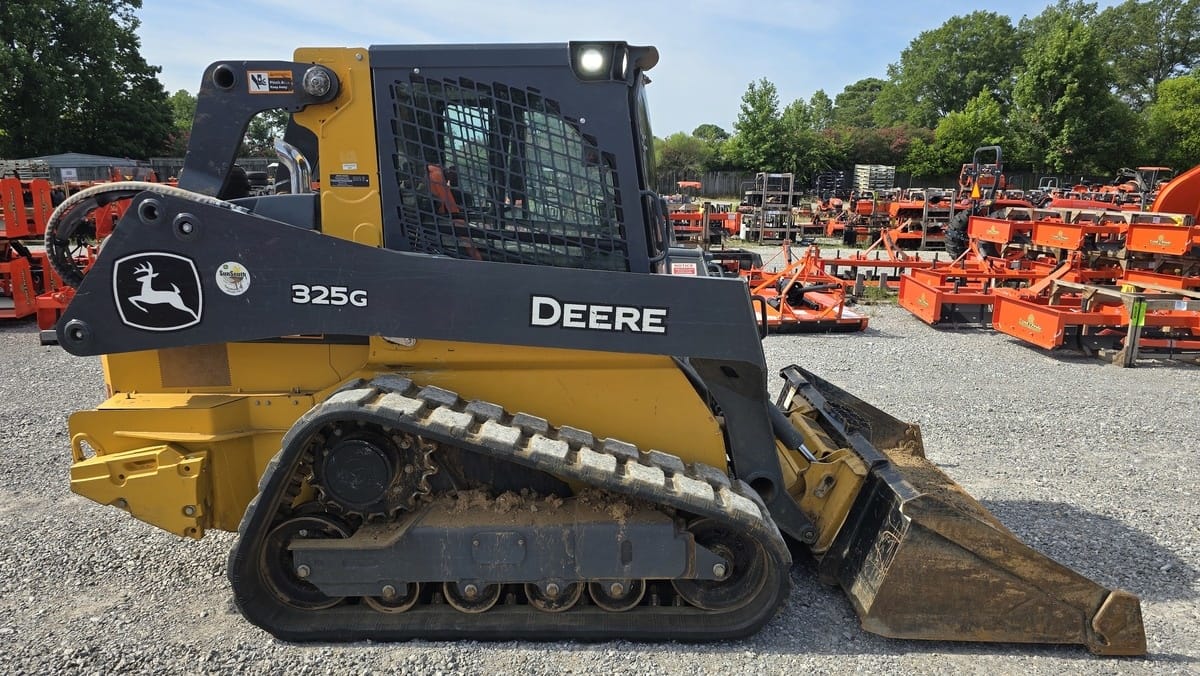2023 John Deere 325G Equipment Image0