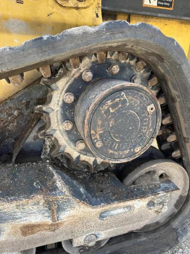 Image of John Deere 325G equipment image 2