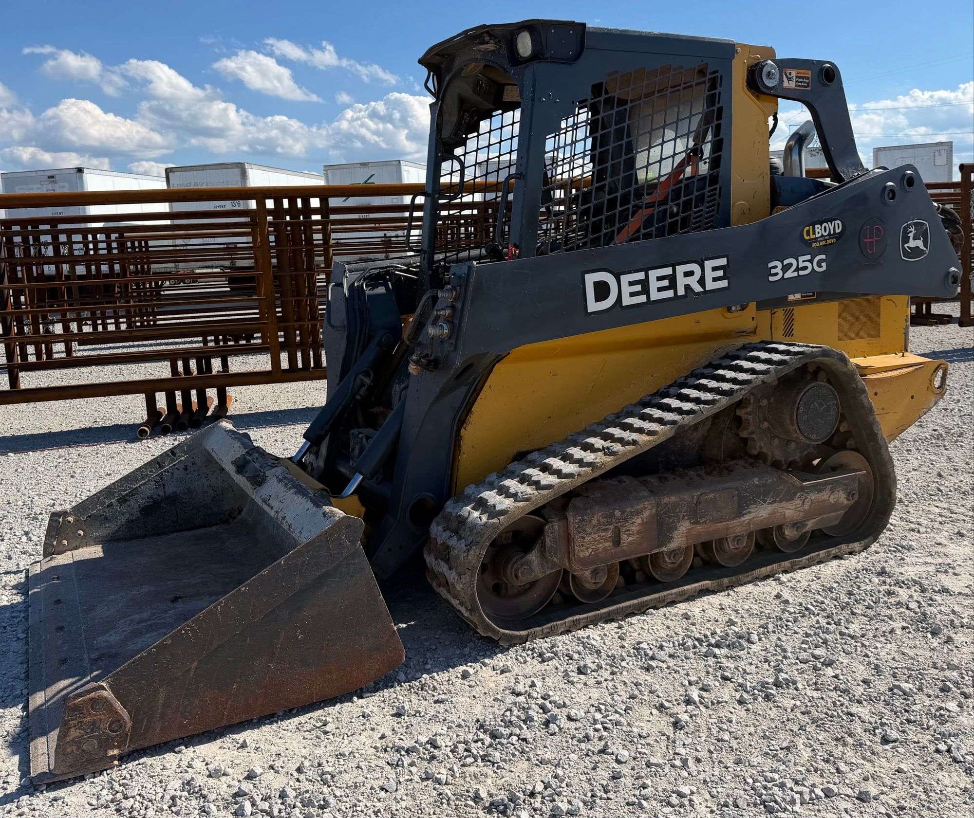 John Deere 325G Equipment Image0