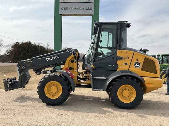 Image of John Deere 326P equipment image 3