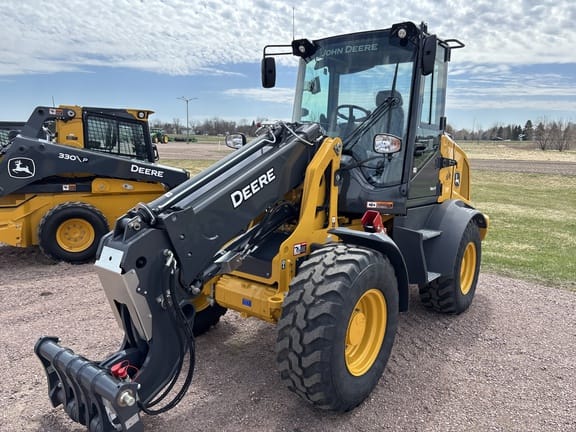 John Deere 326P Equipment Image0