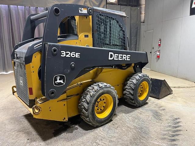Image of John Deere 326E equipment image 4