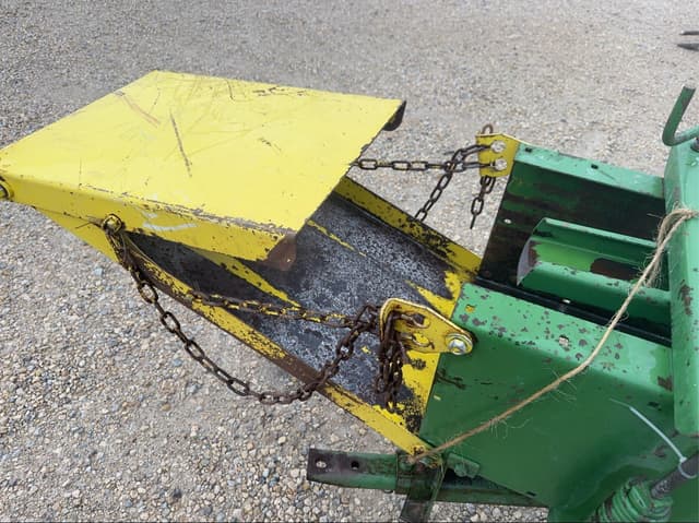 Image of John Deere 327 equipment image 4
