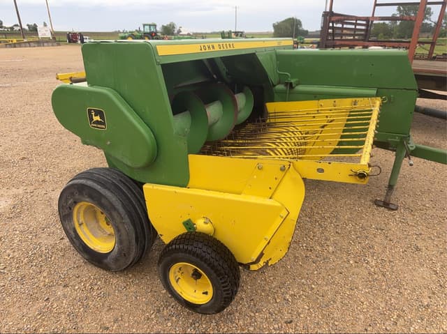Image of John Deere 327 equipment image 1