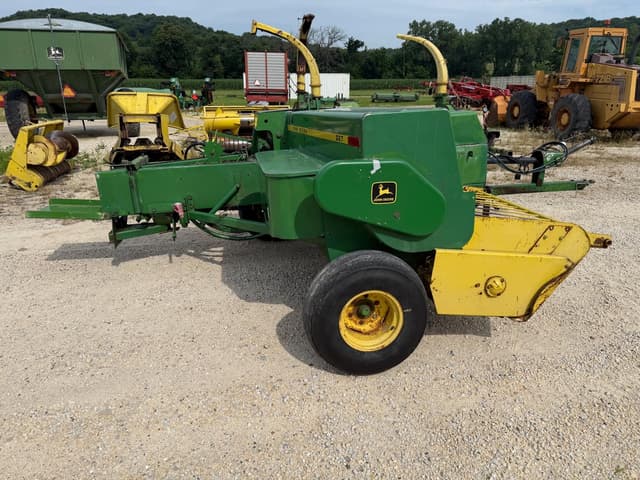 Image of John Deere 327 equipment image 3