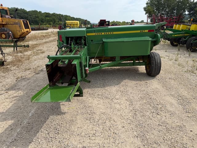Image of John Deere 327 equipment image 4