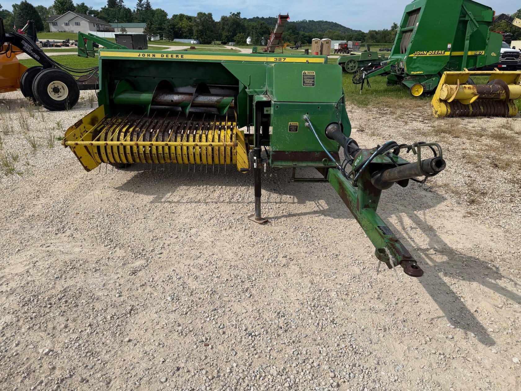 John Deere 327 Equipment Image0