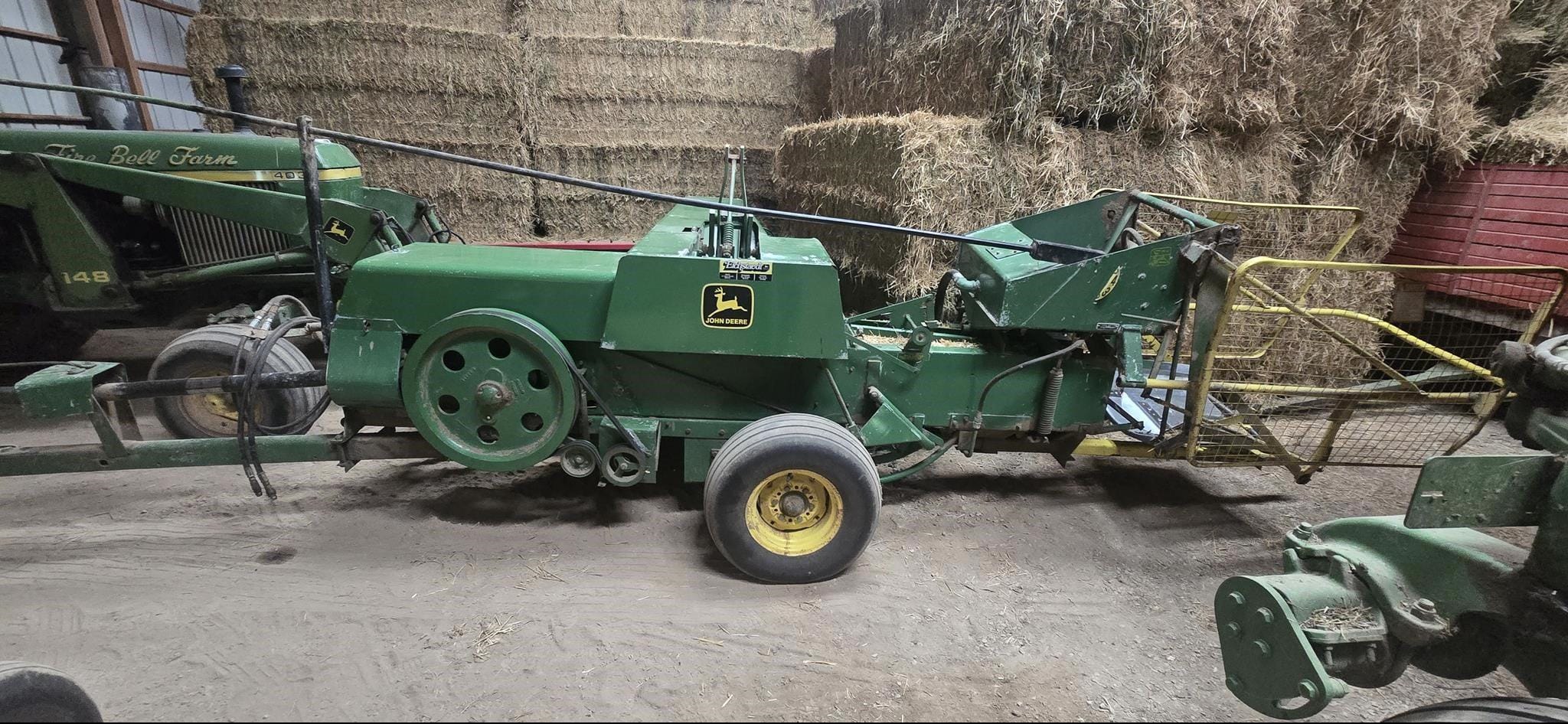 John Deere 327 Equipment Image0